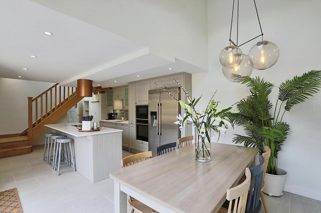 Luxury Cotswold Cottage With Hot Tub In Stow On The Wold! Exterior foto